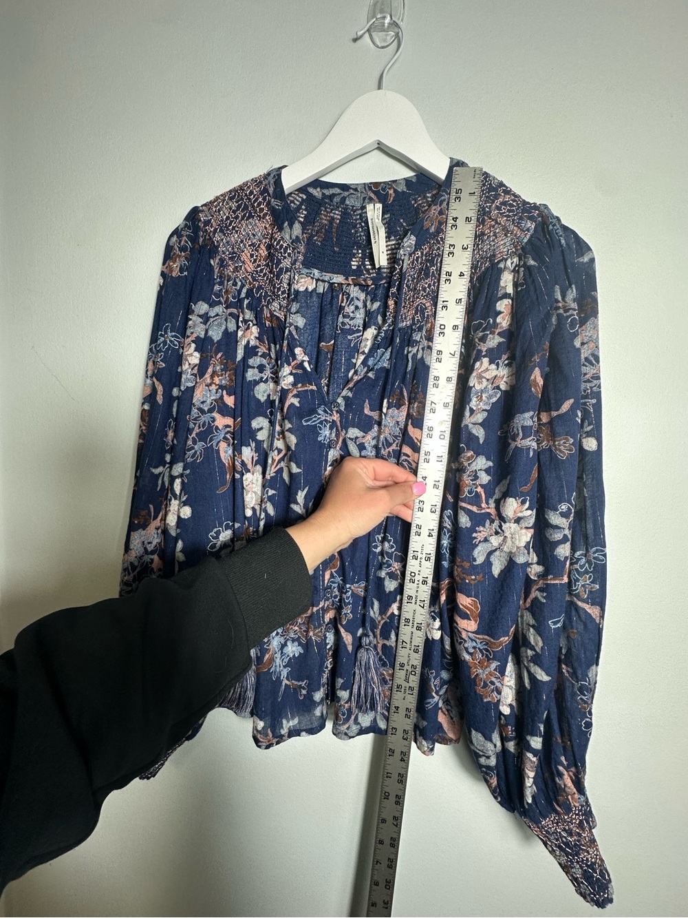 Anthropology Long Sleeve  Smocked  Jacquard Top Size Medium - Picture 14 of 17